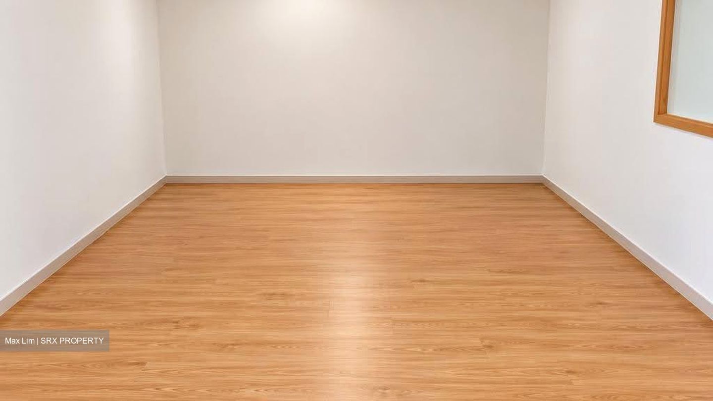 Parkway Centre (D15), Office #622561931